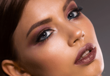 7 Travel Makeup Essentials for Every Trip